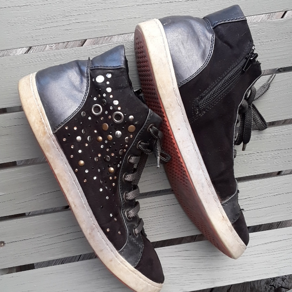 💕Y2K CUTE💕Graceland Euro Sneakers